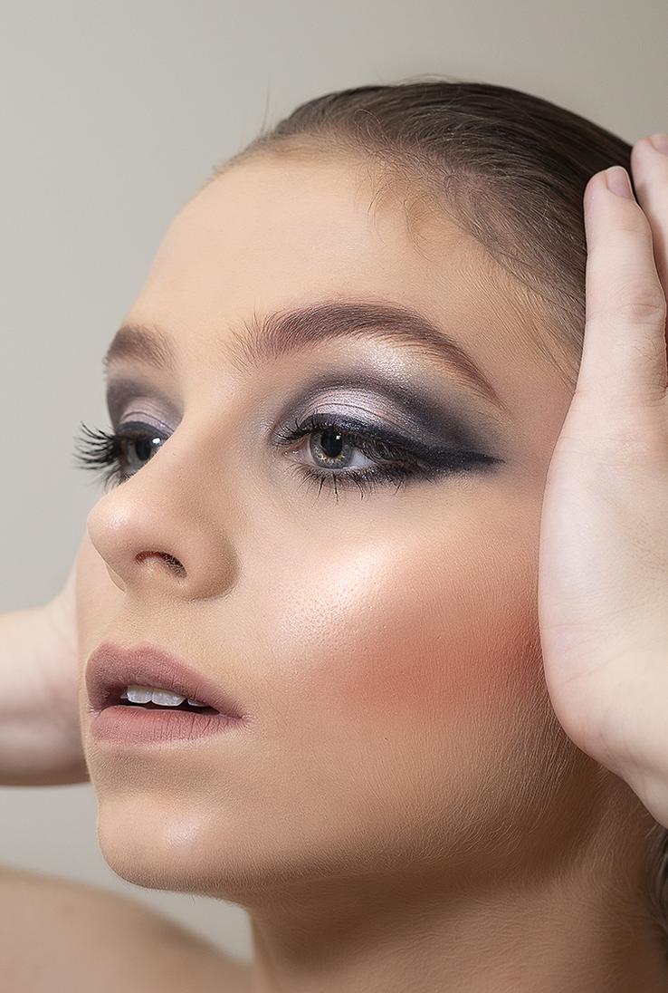 Beauty Contour Hair and makeup
